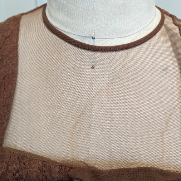 Stunning Vintage 1940s Volup Brown Lace Dress with Matching Belt and Gloves